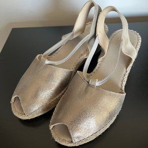 Andre Assous Espadrille Wedge, Size 7.5M